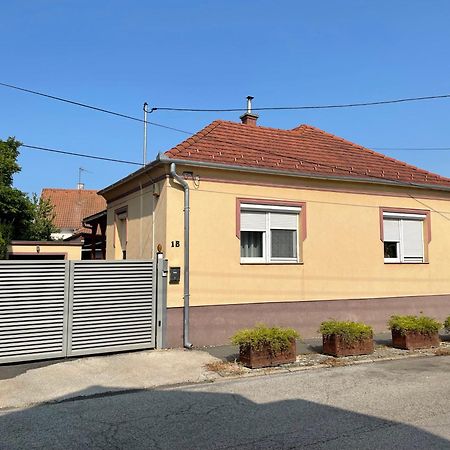 Relax Apartment Zalaegerszeg Exterior photo